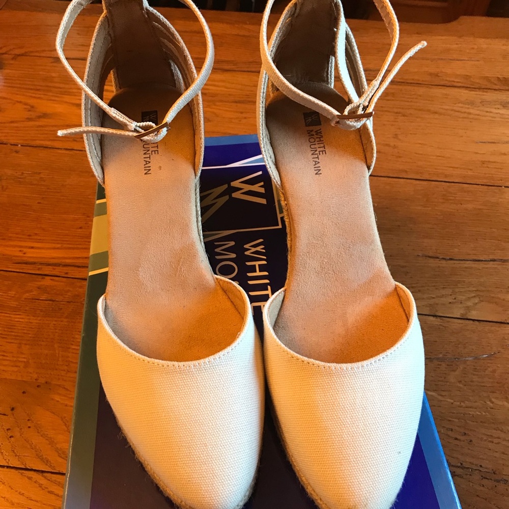 Worn once! Super cute wedges